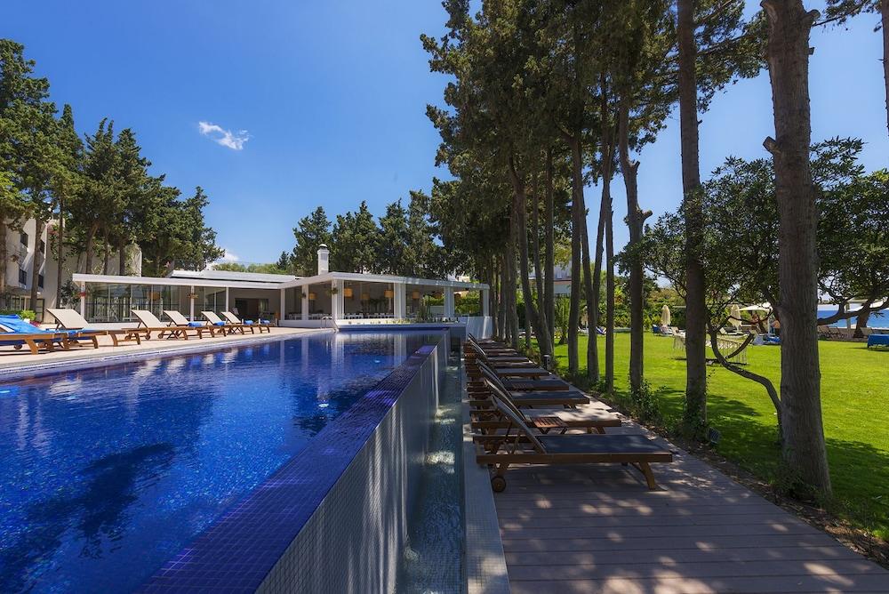Liv Hotel By Bellazure Akyarlar Bagian luar foto