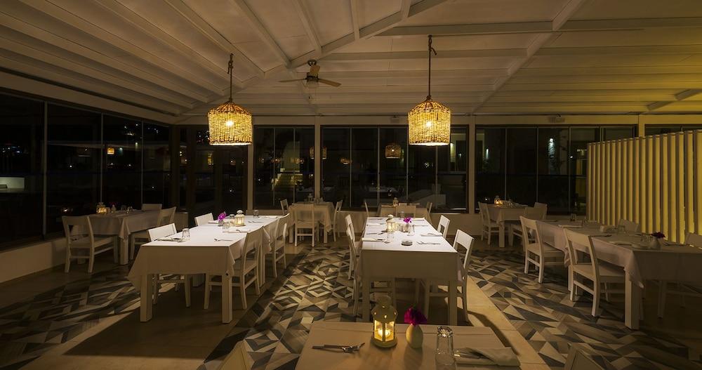 Liv Hotel By Bellazure Akyarlar Bagian luar foto
